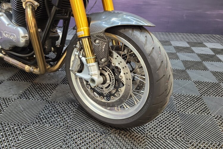 NORTON COMMANDO 961