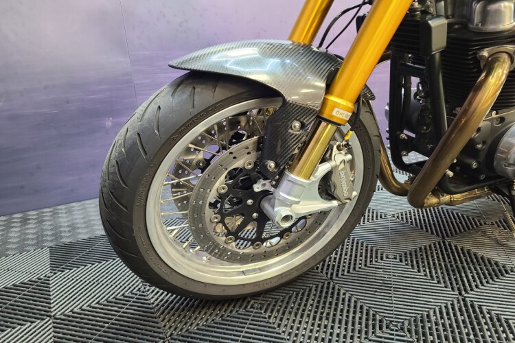 NORTON COMMANDO 961