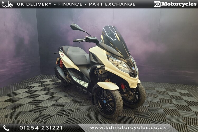 PIAGGIO MP3 300
