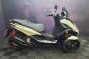 PIAGGIO MP3 300