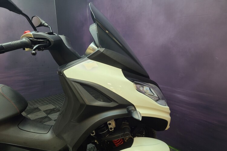 PIAGGIO MP3 300