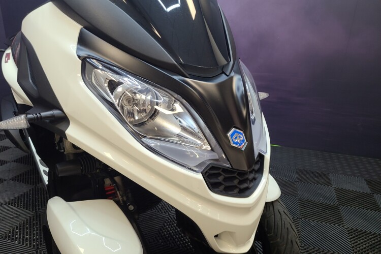 PIAGGIO MP3 300