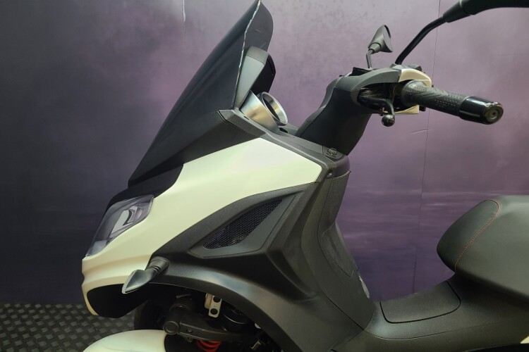 PIAGGIO MP3 300