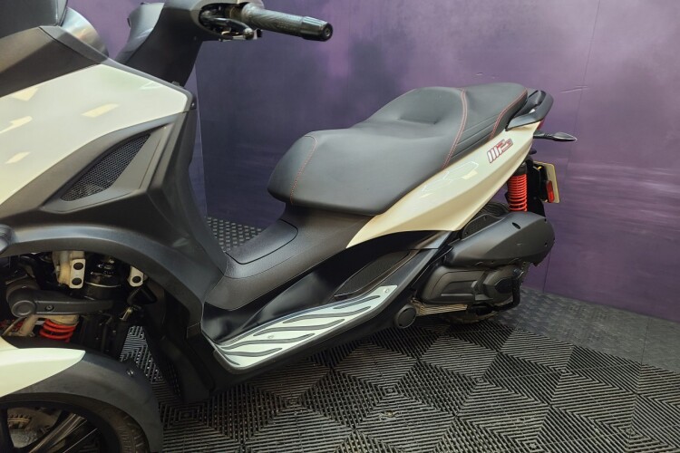 PIAGGIO MP3 300