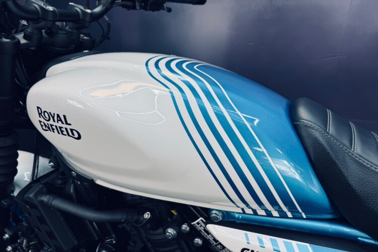 ROYAL ENFIELD GUERRILLA 450