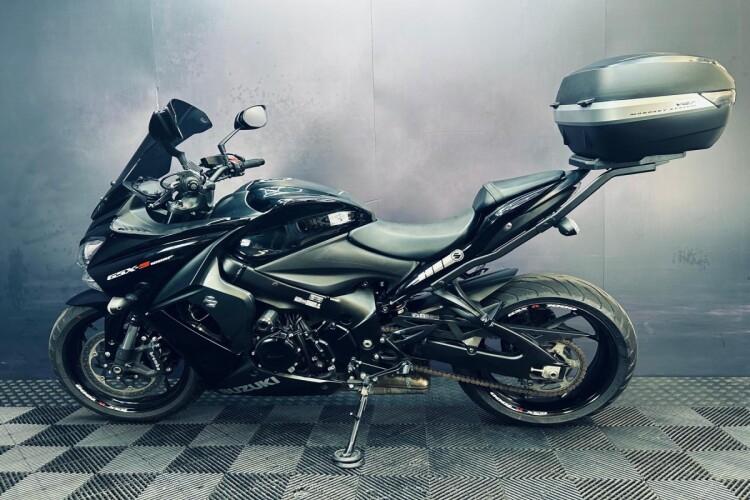 SUZUKI GSX-S1000F
