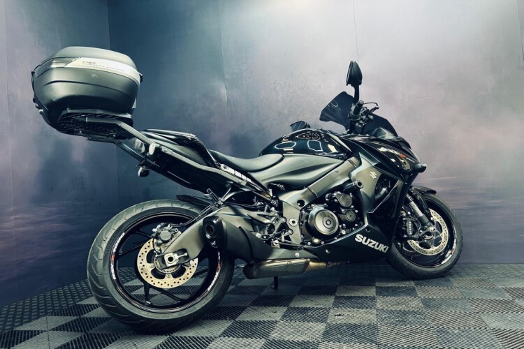 SUZUKI GSX-S1000F