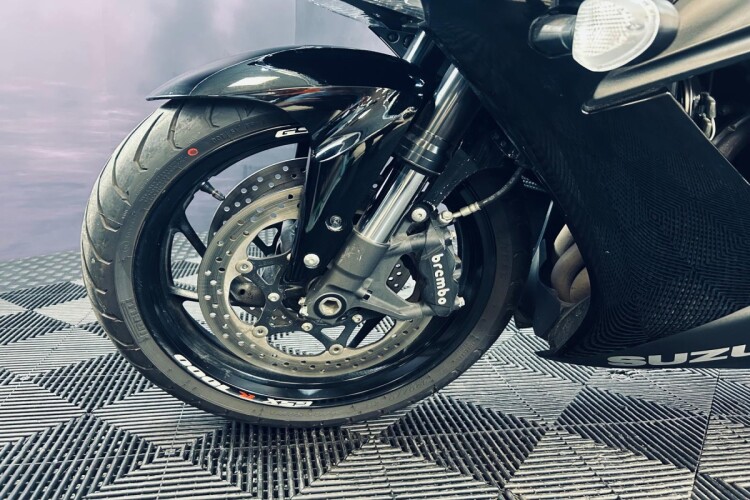SUZUKI GSX-S1000F