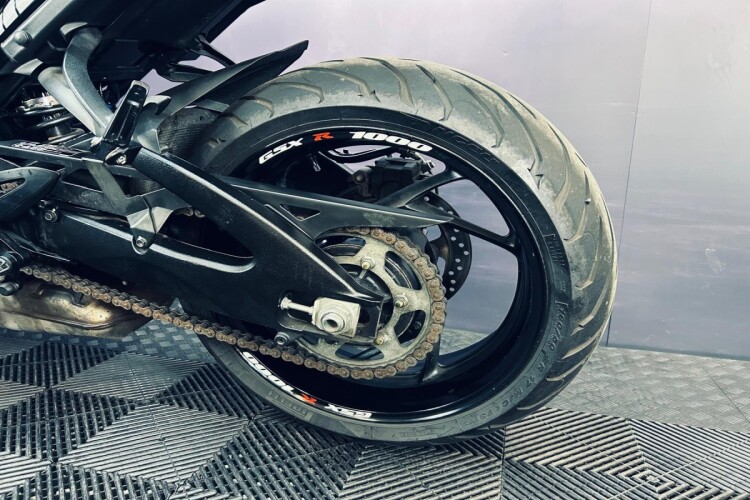 SUZUKI GSX-S1000F
