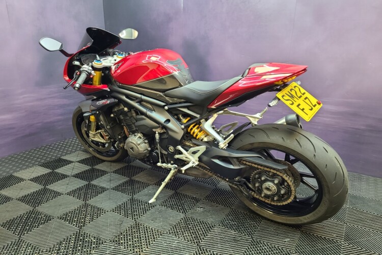 TRIUMPH SPEED TRIPLE 1200