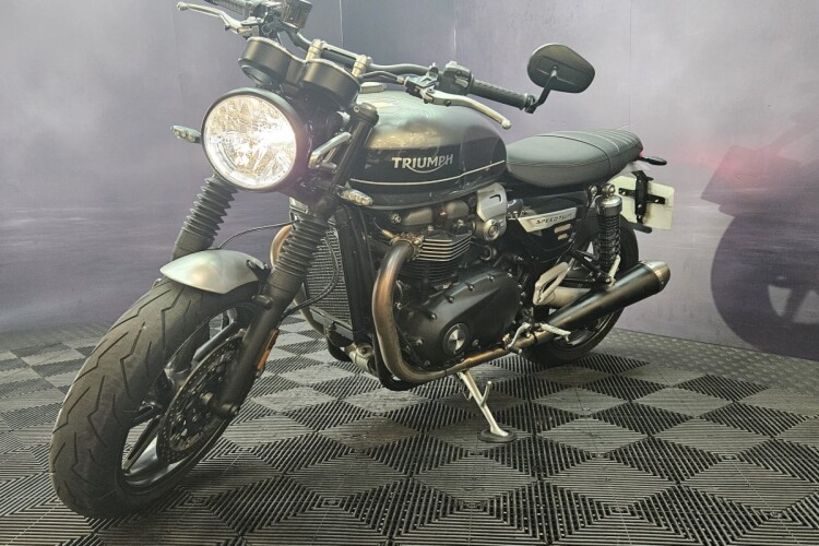 TRIUMPH SPEED TWIN 1200