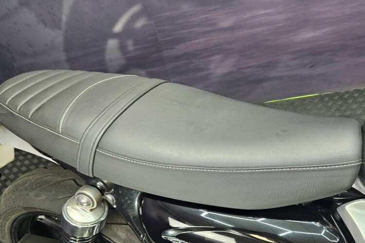 TRIUMPH SPEED TWIN 1200