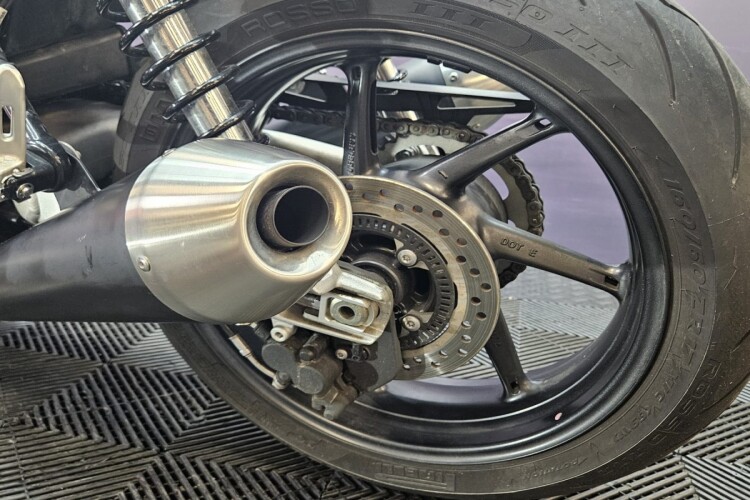 TRIUMPH SPEED TWIN 1200