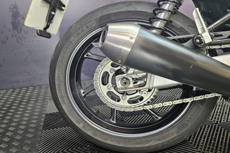 TRIUMPH SPEED TWIN 1200
