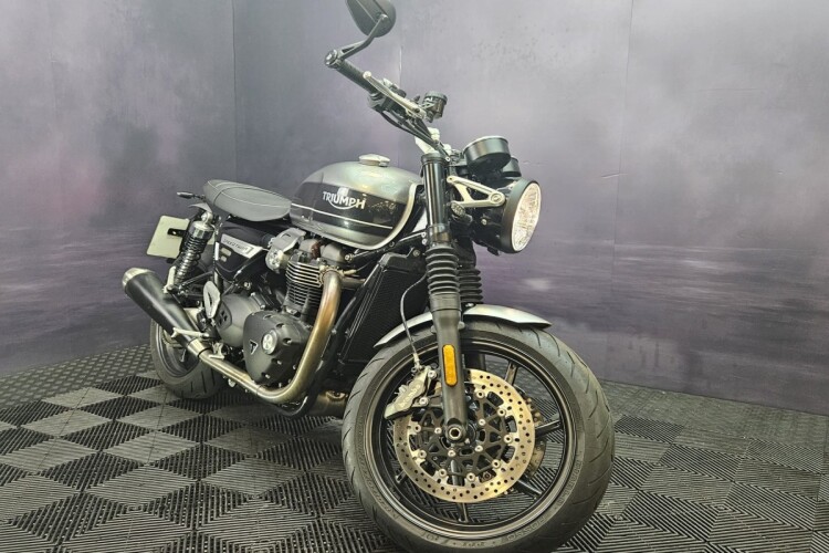 TRIUMPH SPEED TWIN 1200