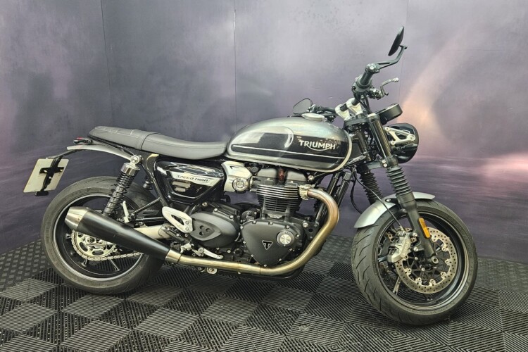 TRIUMPH SPEED TWIN 1200