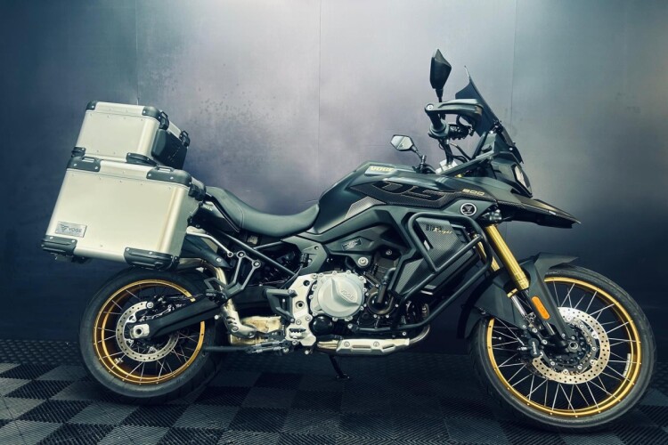 VOGE DS900X