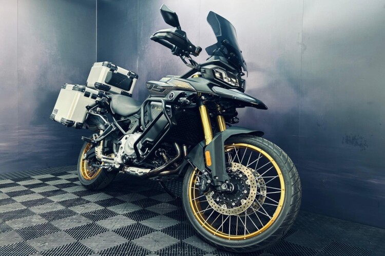 VOGE DS900X
