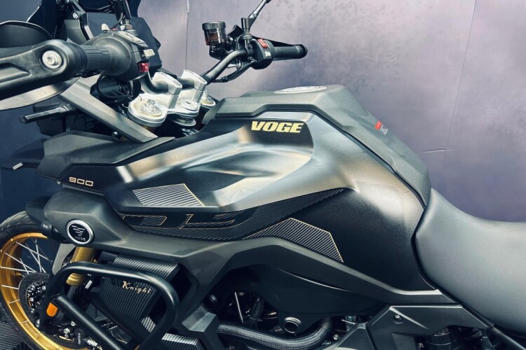 VOGE DS900X