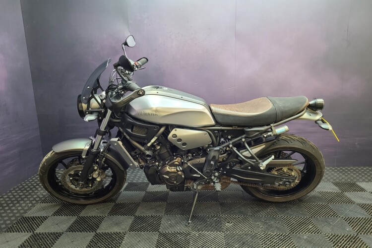 YAMAHA XSR700