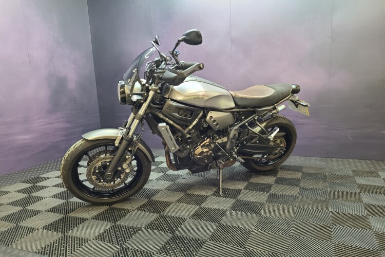 YAMAHA XSR700