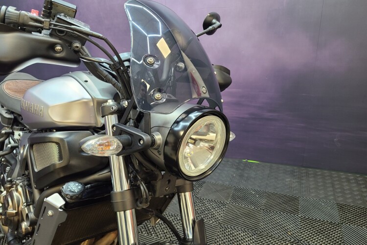 YAMAHA XSR700