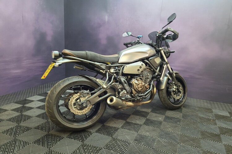 YAMAHA XSR700
