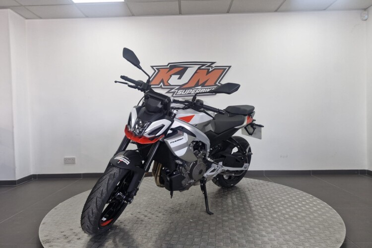 APRILIA TUONO 457