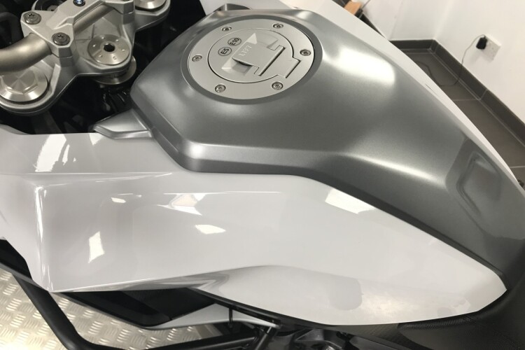 BMW F 900 XR