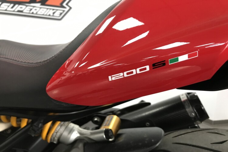 DUCATI MONSTER 1200