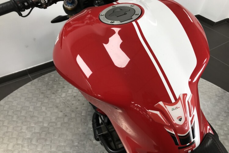 DUCATI MONSTER 1200