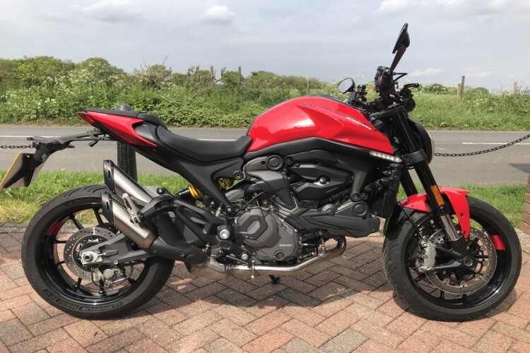 DUCATI MONSTER 937