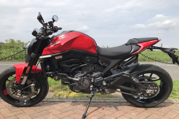 DUCATI MONSTER 937