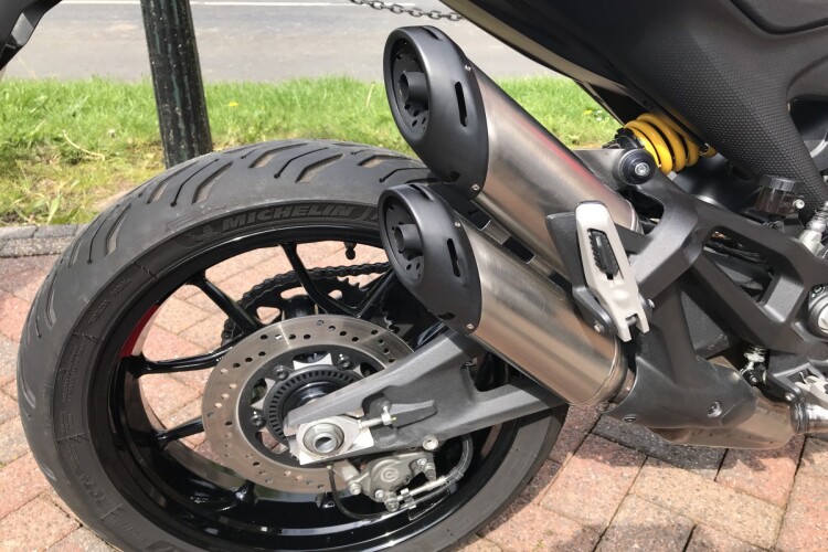 DUCATI MONSTER 937