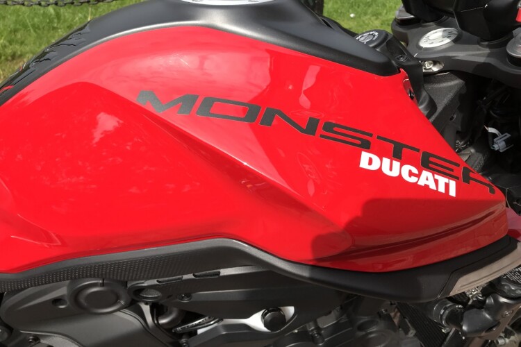 DUCATI MONSTER 937