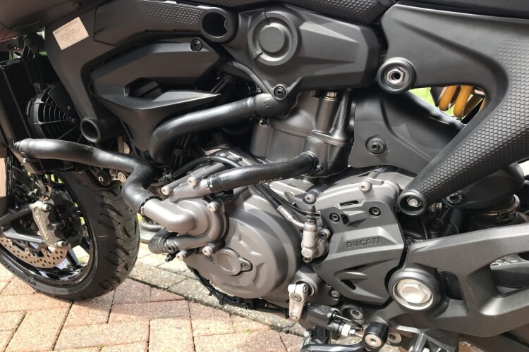DUCATI MONSTER 937