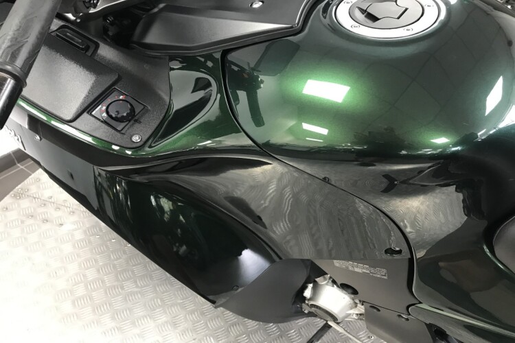 KAWASAKI 1400GTR