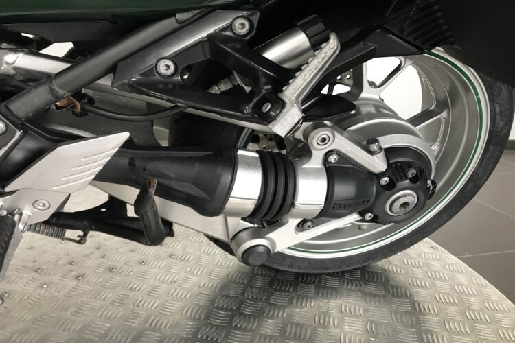 KAWASAKI 1400GTR
