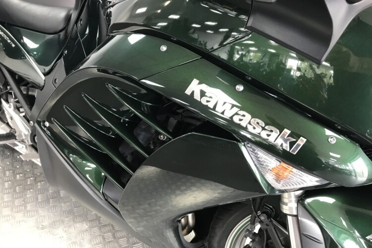 KAWASAKI 1400GTR