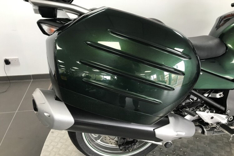 KAWASAKI 1400GTR