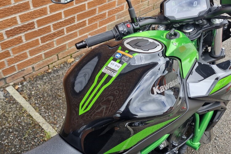 KAWASAKI Z650