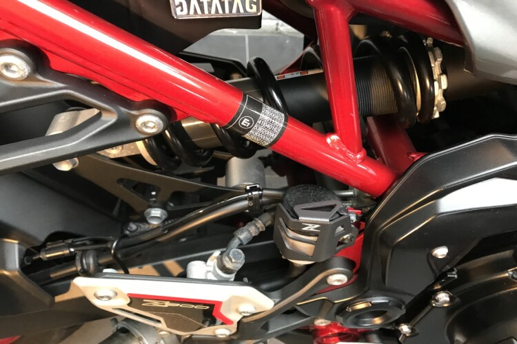 KAWASAKI Z900