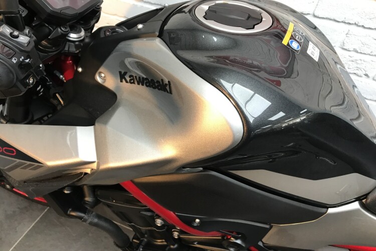 KAWASAKI Z900