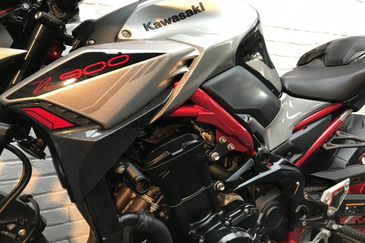 KAWASAKI Z900
