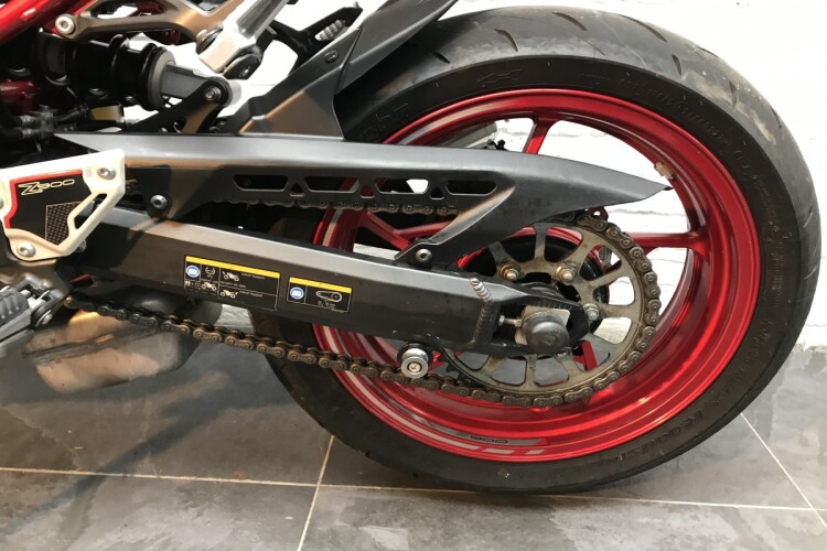 KAWASAKI Z900