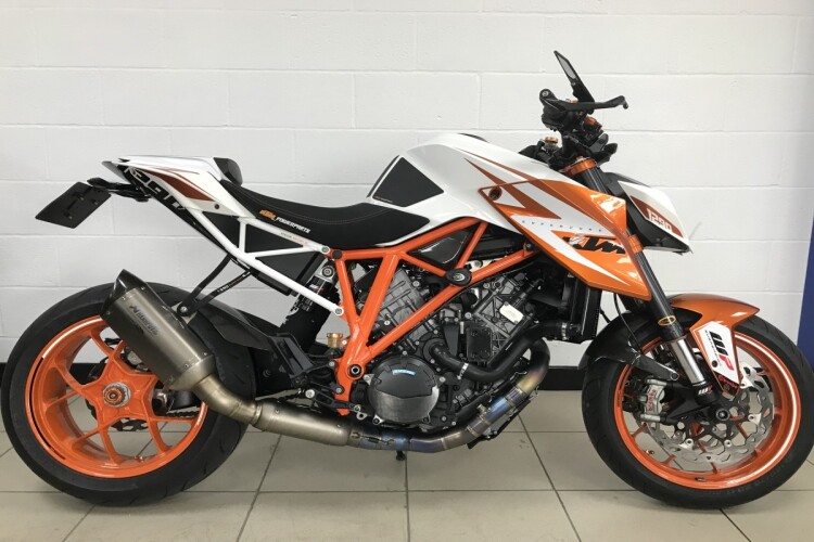 KTM 1290 SUPER DUKE R