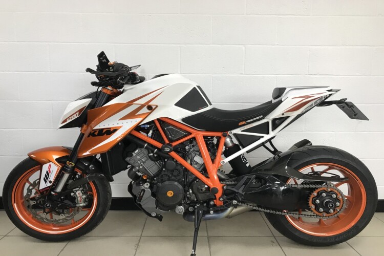 KTM 1290 SUPER DUKE R