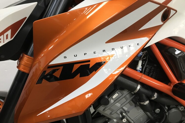 KTM 1290 SUPER DUKE R