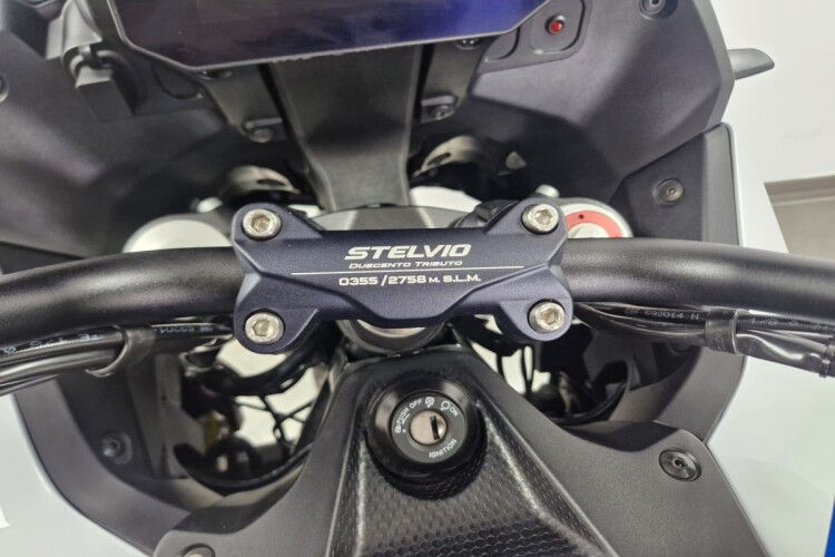 MOTO GUZZI STELVIO