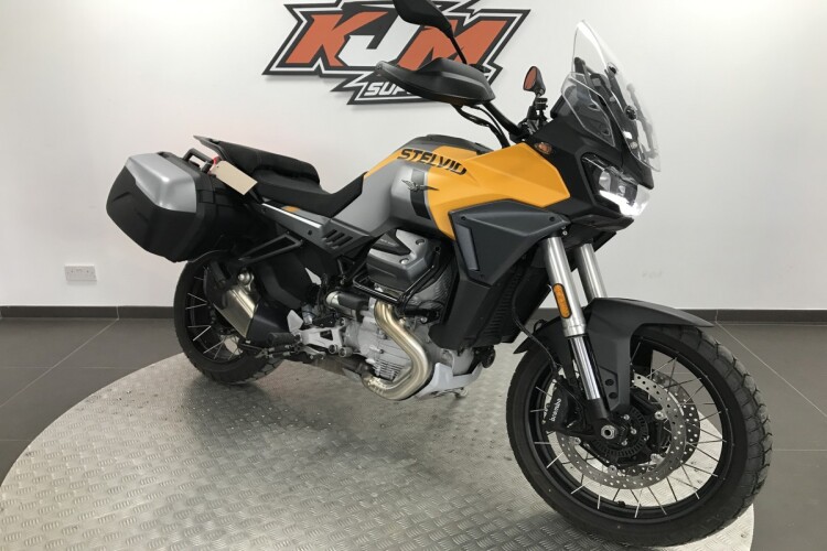2025 MOTO GUZZI STELVIO, Yellow - photo 3
